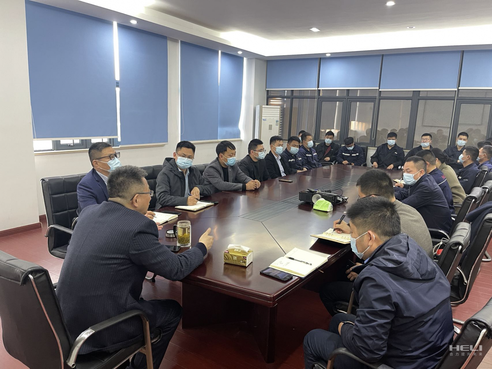 “疫”無反顧 逆風(fēng)而行(xíng)——拼争在戰“疫”一(yī)線的(de)上(shàng)海(hǎi)合力逆行(xíng)者